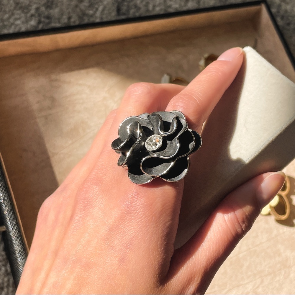 Beautiful flower ring